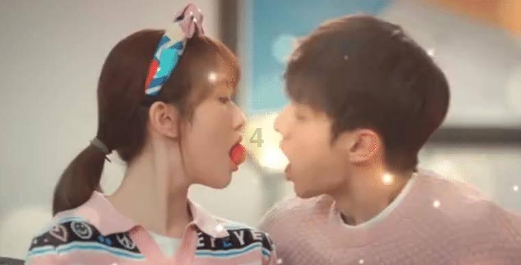 杭州一女子用电动扶梯传送行李砸伤路人，乘坐电动扶梯需要注意什么？游戏画面